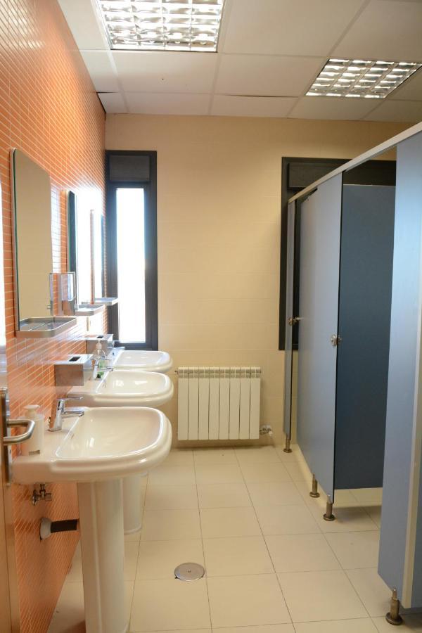 Albergue Villa Nava De La Asuncion Exteriör bild