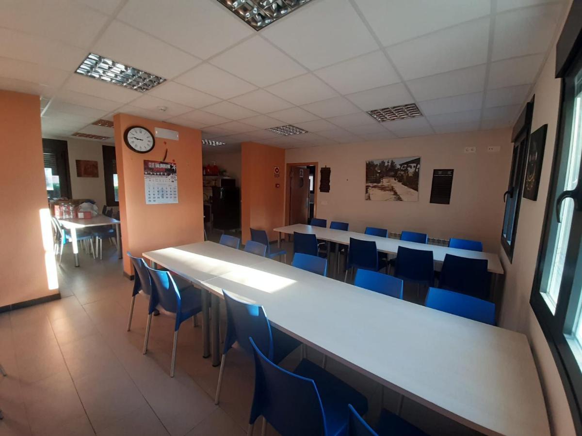 Albergue Villa Nava De La Asuncion Exteriör bild